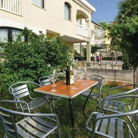 Apartment Iovo - Comfort One Bedroom With Terrace A2 Trogir