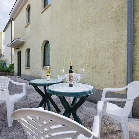 Apartment Iovo - Comfort One Bedroom With Terrace A2