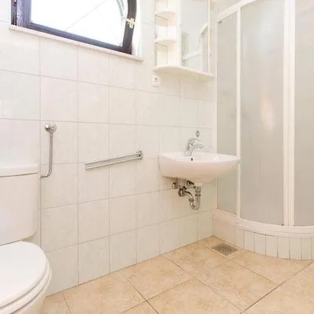 Iovo - Comfort One Bedroom With Terrace A2 特罗吉尔