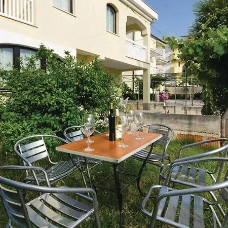 Апартаменты Iovo - Comfort One Bedroom With Terrace A2 Трогир